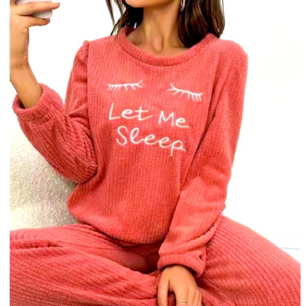 LET ME SLEEP embroidered jogger lounge outfit